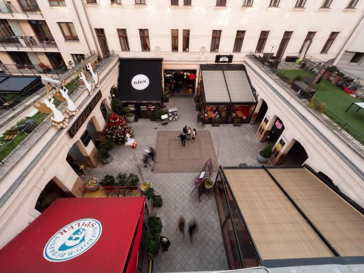Cozy Central Apt With Garage At Gozsdu Passage Budapest