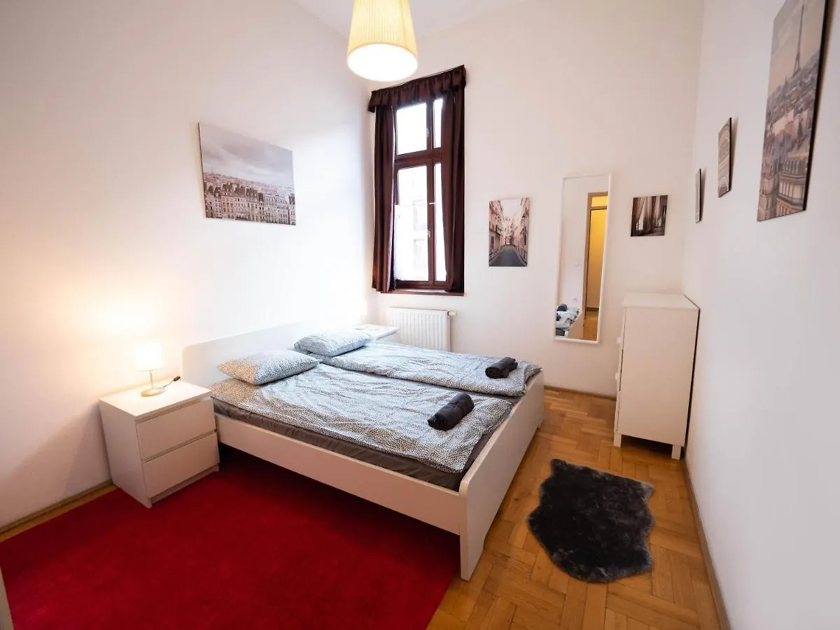 Apartment Cozy Central Apt With Garage At Gozsdu Passage Budapest