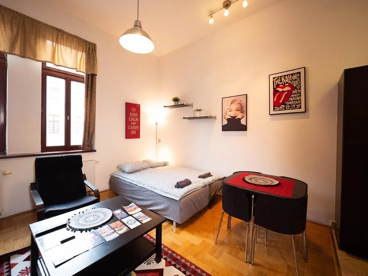 Apartment Cozy Central Apt With Garage At Gozsdu Passage Budapest