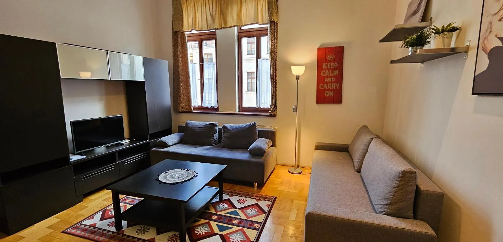 Cozy Central Apt With Garage At Gozsdu Passage Budapest